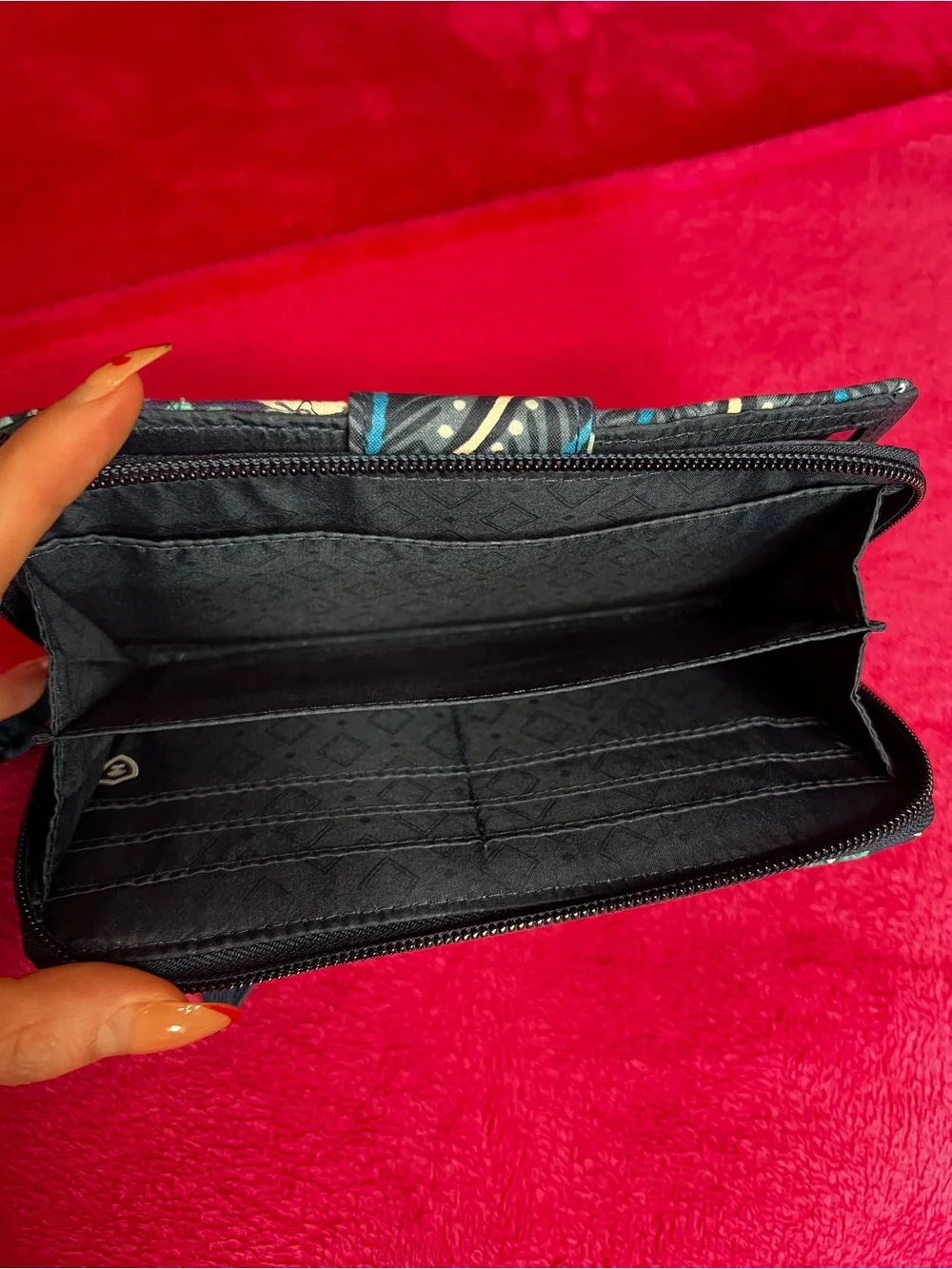 Blue Island Medallion Turnlock Wallet- Vera Bradley 2020 - Picture 6 of 7